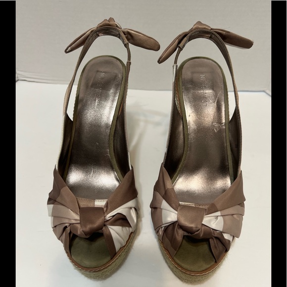 Nine West peep toe wedge sz 8 white/beige/taupe EUC espadrille look wedge 4.5” - Picture 1 of 10